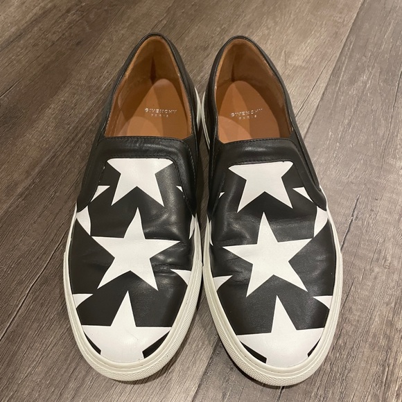 Givenchy Flats - Picture 1 of 3